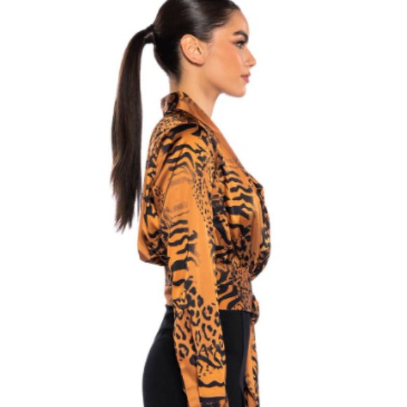 Brand New  SAFARI SATIN PRINTED BLOUSE Akira - Picture 4 of 8
